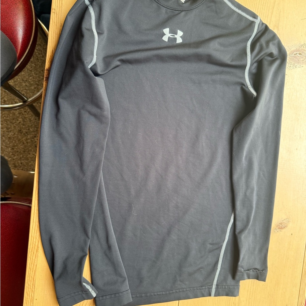 Under Armour Men's black compression cold gear Long Sleeve Shirt